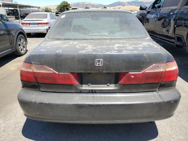 1HGCG5647WA246628 - 1998 HONDA ACCORD LX BLACK photo 6