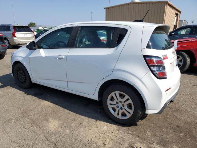 1G1JG6SB1K4123991 - 2019 CHEVROLET SONIC WHITE photo 2