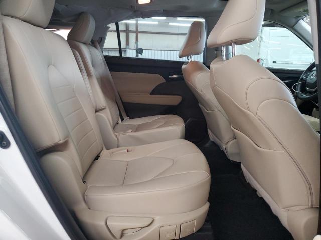 5TDGZRAH5NS123827 - 2022 TOYOTA HIGHLANDER XLE 白色 照片 11