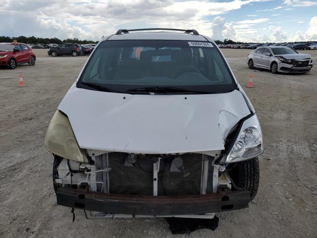 5TDZA22C05S367041 - 2005 TOYOTA SIENNA XLE WHITE photo 5