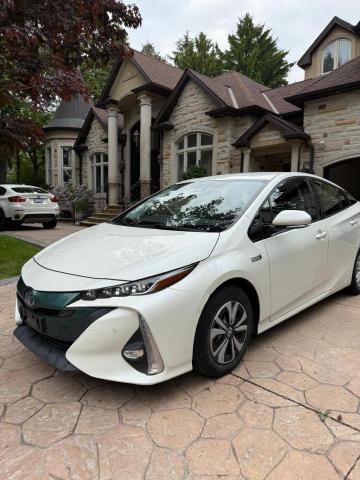 JTDKARFP8J3077519 - 2018 TOYOTA PRIUS PRIM თეთრი ფოტო 2