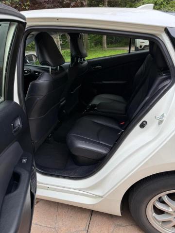 JTDKARFP8J3077519 - 2018 TOYOTA PRIUS PRIM თეთრი ფოტო 6