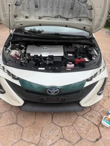 JTDKARFP8J3077519 - 2018 TOYOTA PRIUS PRIM თეთრი ფოტო 7