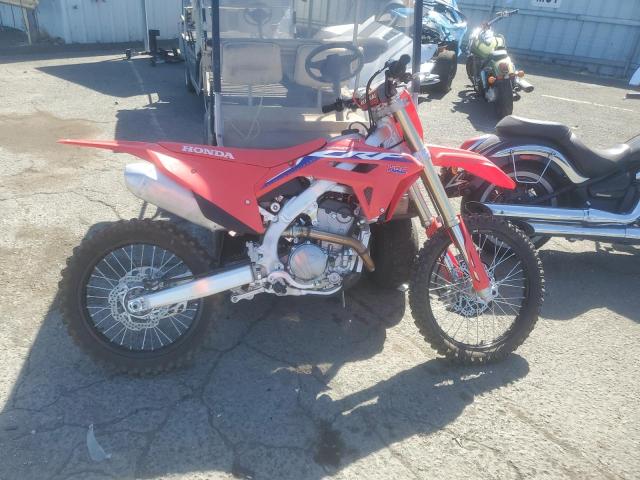 JH2ME1237NK400673 - 2022 HONDA CRF250 R RED photo 1