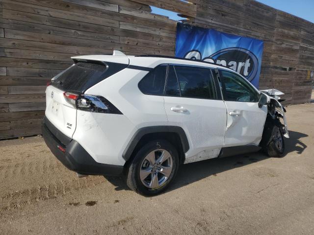 2T3P1RFV4PW371316 - 2023 TOYOTA RAV4 XLE 白色 照片 3