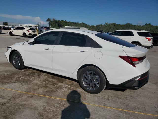 KMHLM4DG3RU750851 - 2024 HYUNDAI ELANTRA SEL WHITE photo 2