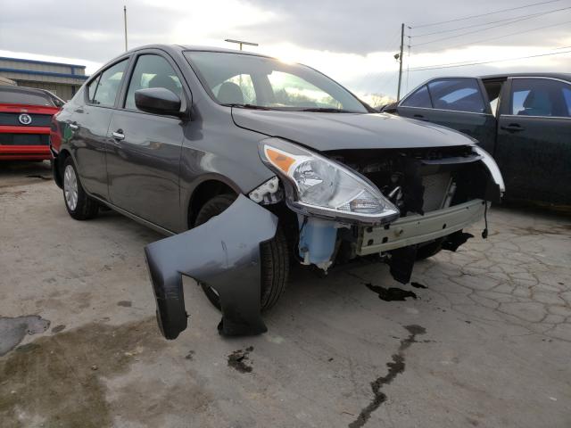 3N1CN7AP1KL876412 - 2019 NISSAN VERSA S GRAY photo 1