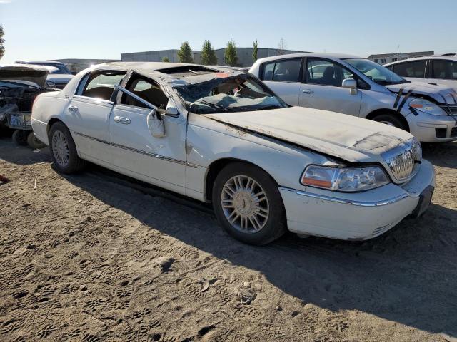 1LNHM82V26Y622491 - 2006 LINCOLN TOWN CAR SIGNATURE LIMITED WHITE photo 4