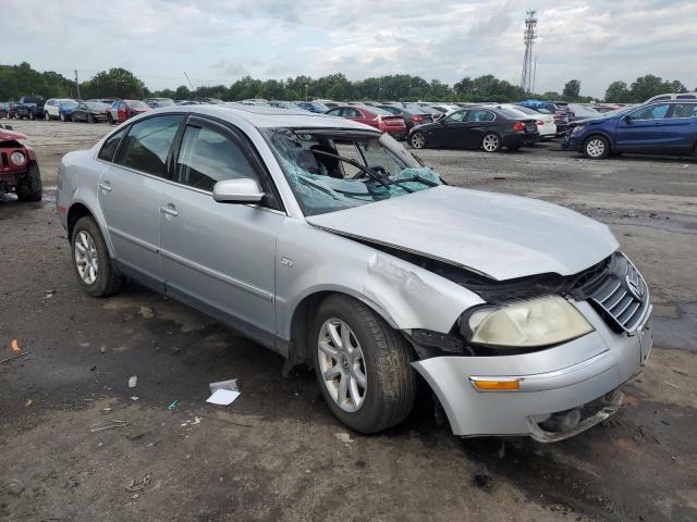 WVWPD63B54E163089 - 2004 VOLKSWAGEN PASSAT GLS SILVER photo 4