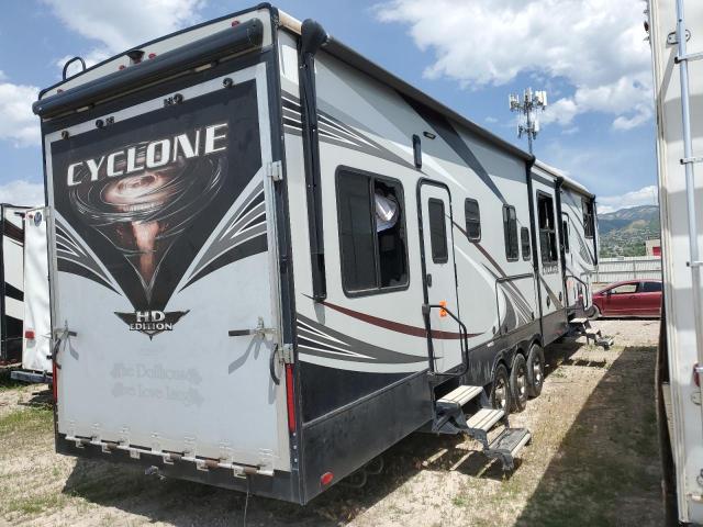 5SFCG4433JE382935 - 2018 HEARTLAND CYCLONE 灰色 照片 4