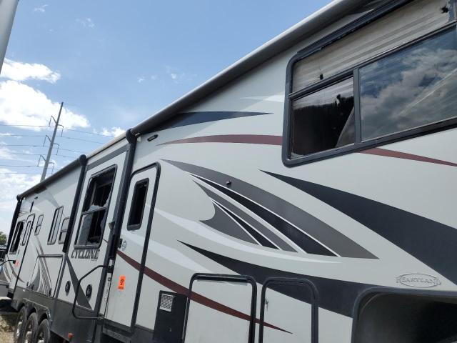 5SFCG4433JE382935 - 2018 HEARTLAND CYCLONE 灰色 照片 9