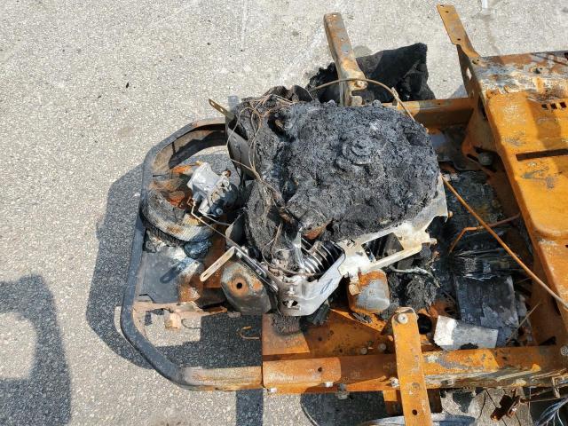 17ARCACA009 - 2014 CUB LAWN MOWER BURN photo 7