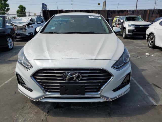 5NPE24AF7JH621105 - 2018 HYUNDAI SONATA SE WHITE photo 5