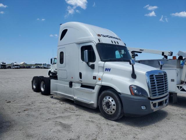 2016 FREIGHTLINER CASCADIA, null