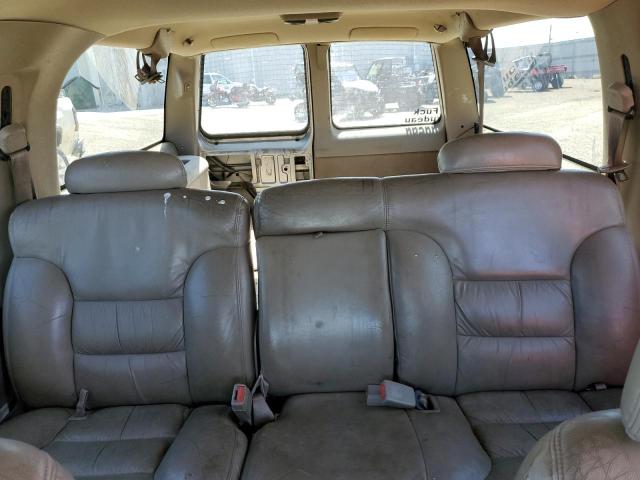 1GKFK16R5XJ744735 - 1999 GMC SUBURBAN K1500 TAN photo 10