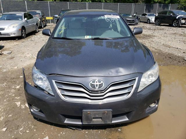 4T1BK3EK9AU609348 - 2010 TOYOTA CAMRY SE GRAY photo 5