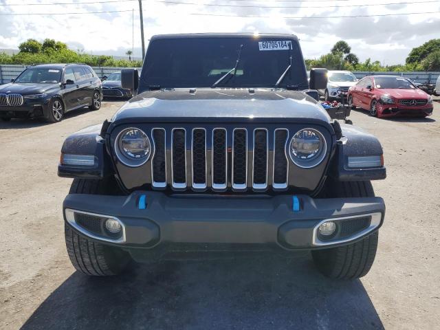 1C4JJXP62NW278259 - 2022 JEEP WRANGLER U SAHARA 4XE BLACK photo 5
