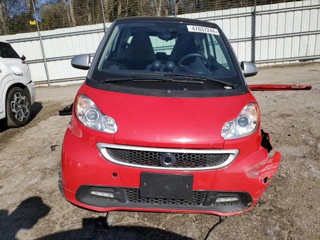 WMEEJ9AA3DK725621 - 2013 SMART FORTWO RED photo 5