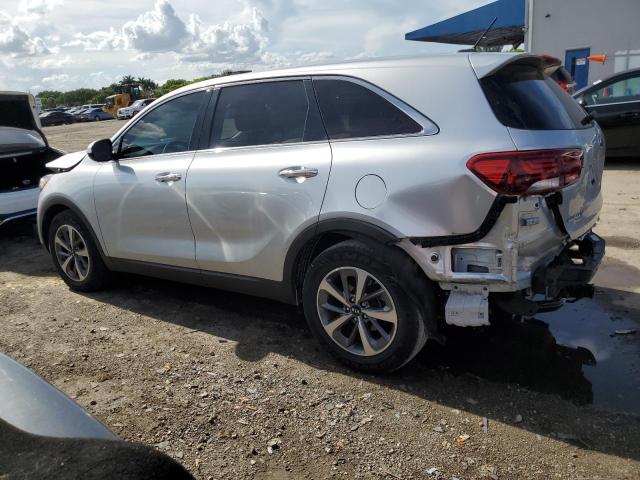 5XYPG4A59LG671273 - 2020 KIA SORENTO S SILVER photo 2