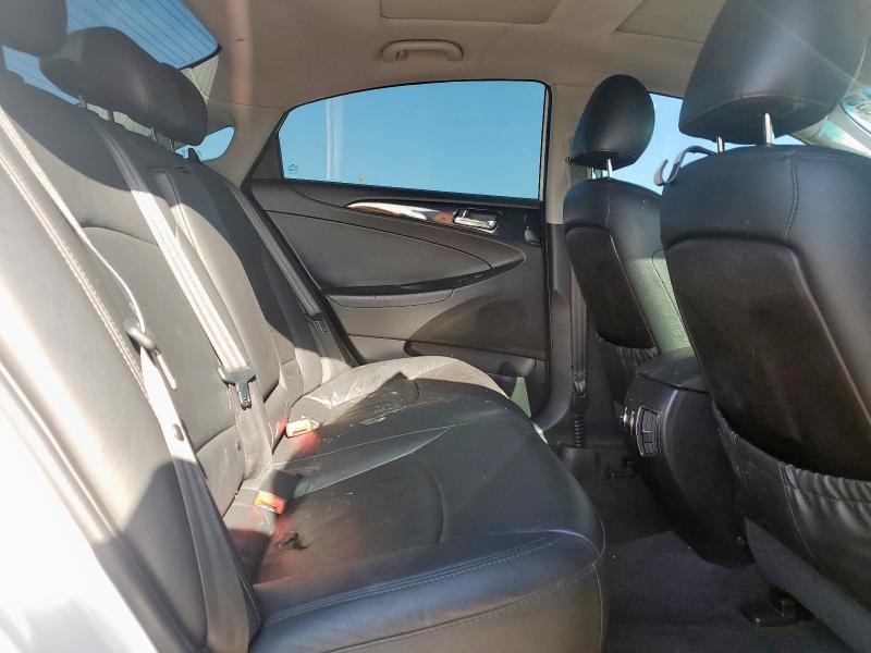 5NPEC4AC5CH473297 - 2012 HYUNDAI SONATA SE Ақ фото 10
