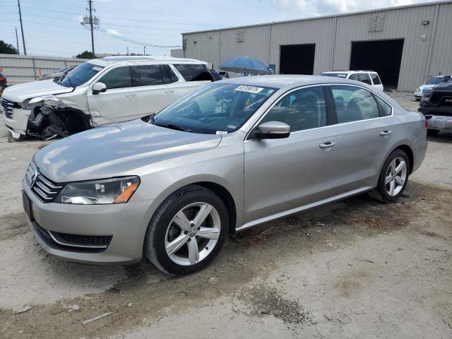 2013 VOLKSWAGEN PASSAT SE, null