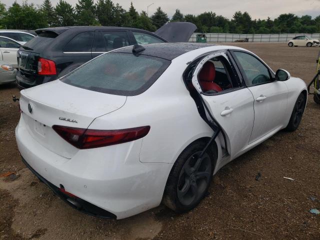 ZARFAEDN1H7537124 - 2017 ALFA ROMEO GIULIA Q4 白色 照片 3