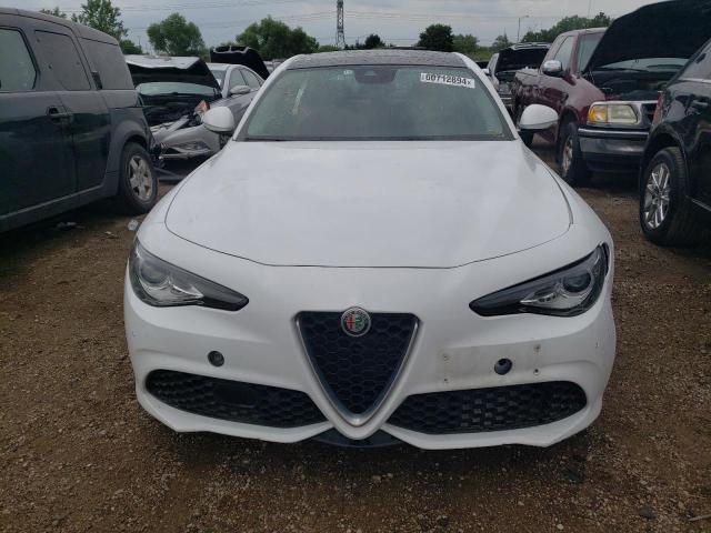 ZARFAEDN1H7537124 - 2017 ALFA ROMEO GIULIA Q4 白色 照片 5