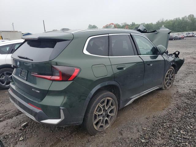WBX73EF04S5095116 - 2025 BMW X1 XDRIVE28I GREEN photo 3