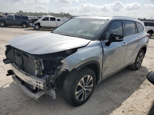 5TDHZRAH8MS090017 - 2021 TOYOTA HIGHLANDER XLE Gümüş foto 1