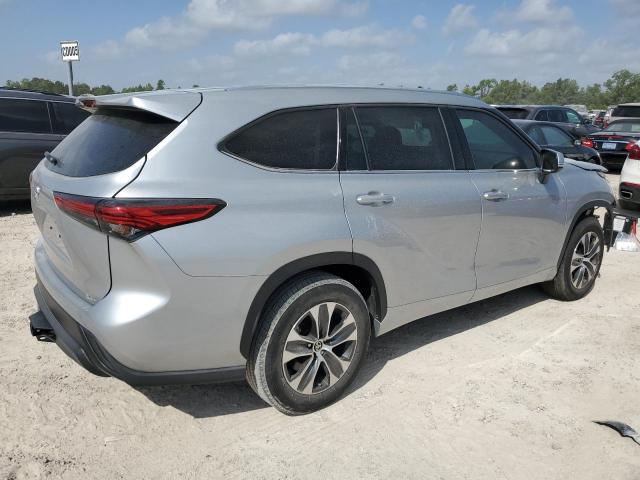 5TDHZRAH8MS090017 - 2021 TOYOTA HIGHLANDER XLE Gümüş foto 3