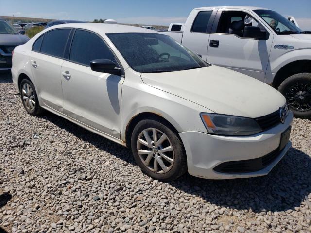 3VW2K7AJ8CM409008 - 2012 VOLKSWAGEN JETTA BASE Weiß Foto 4