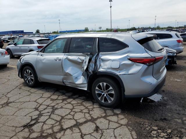 5TDGZRBH7NS192453 - 2022 TOYOTA HIGHLANDER XLE Gümüş foto 2