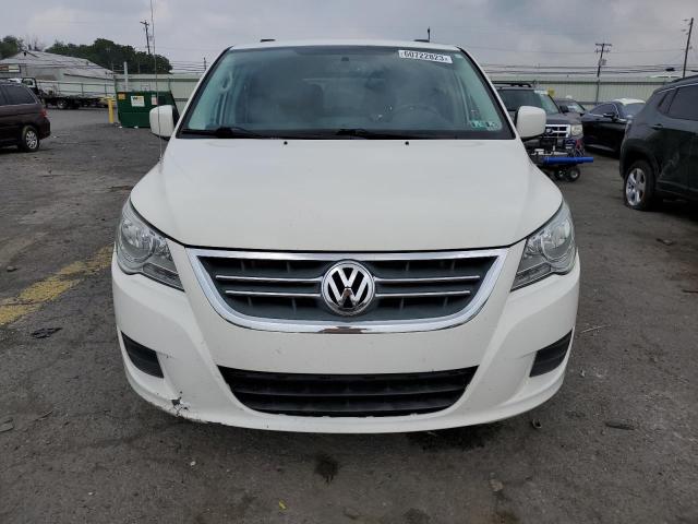 2C4RVABG6CR276749 - 2012 VOLKSWAGEN ROUTAN SE WHITE photo 5