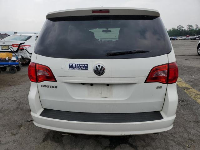 2C4RVABG6CR276749 - 2012 VOLKSWAGEN ROUTAN SE WHITE photo 6