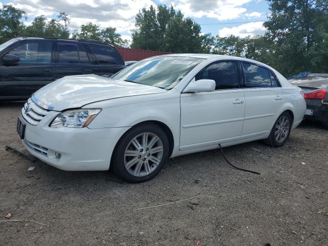 2006 TOYOTA AVALON XL, 