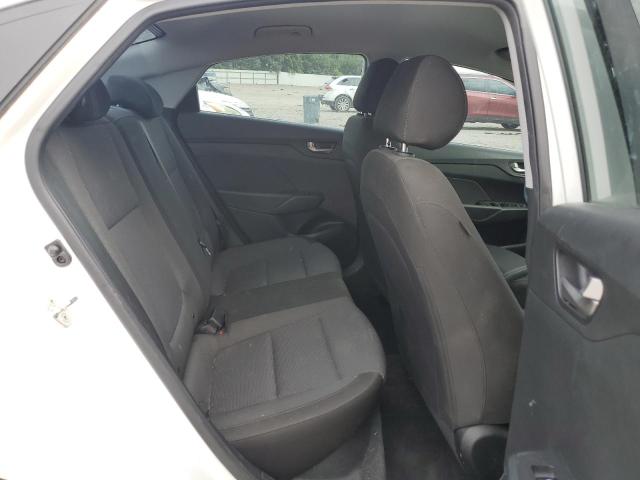 3KPC24A38JE025549 - 2018 HYUNDAI ACCENT SE Blanc photo 10