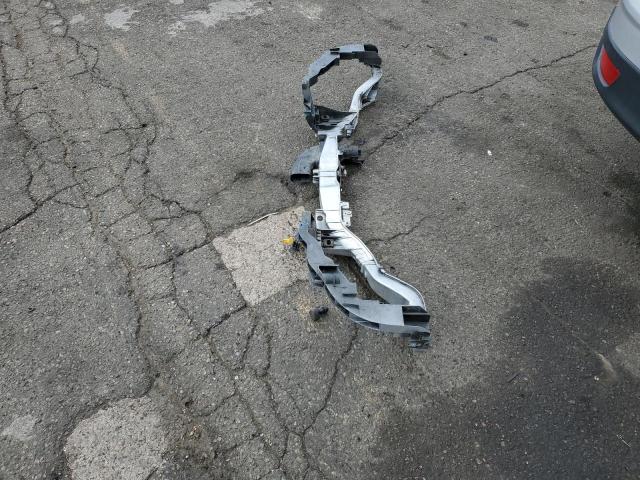 1FMCU9J94JUC61995 - 2018 FORD ESCAPE TITANIUM Күміс фото 12