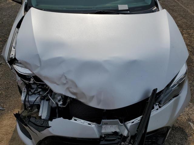2T1BURHE8HC862241 - 2017 TOYOTA COROLLA L SILVER photo 11