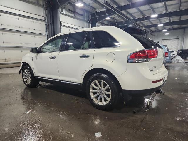2LMDJ8JK2DBL05601 - 2013 LINCOLN MKX WHITE photo 2