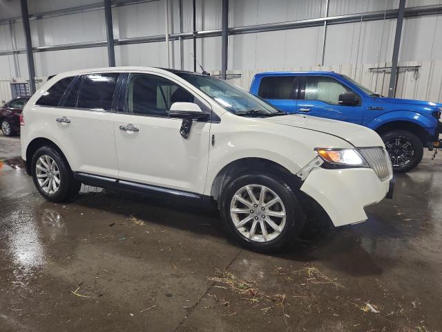 2LMDJ8JK2DBL05601 - 2013 LINCOLN MKX WHITE photo 4