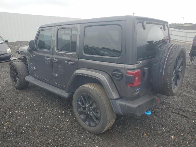 1C4JJXP62NW275037 - 2022 JEEP WRANGLER U SAHARA 4XE CHARCOAL photo 2