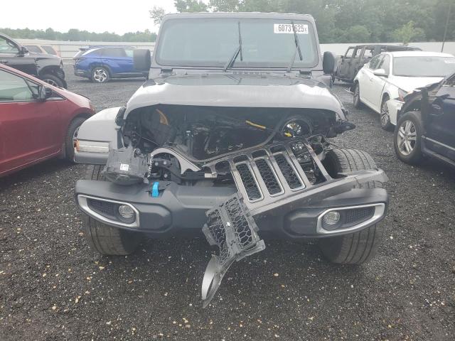 1C4JJXP62NW275037 - 2022 JEEP WRANGLER U SAHARA 4XE CHARCOAL photo 5