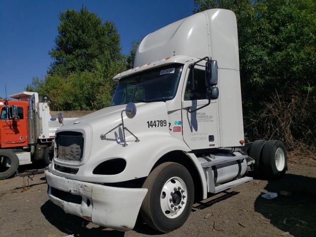 1FUBF9DE75LU80120 - 2005 FREIGHTLINER COLUMBIA 112 WHITE photo 2