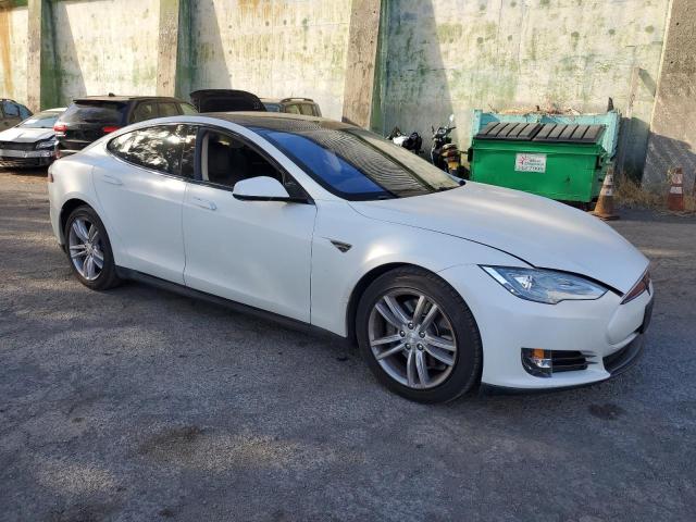 5YJSA1AC8DFP10890 - 2013 TESLA MODEL S WHITE photo 4