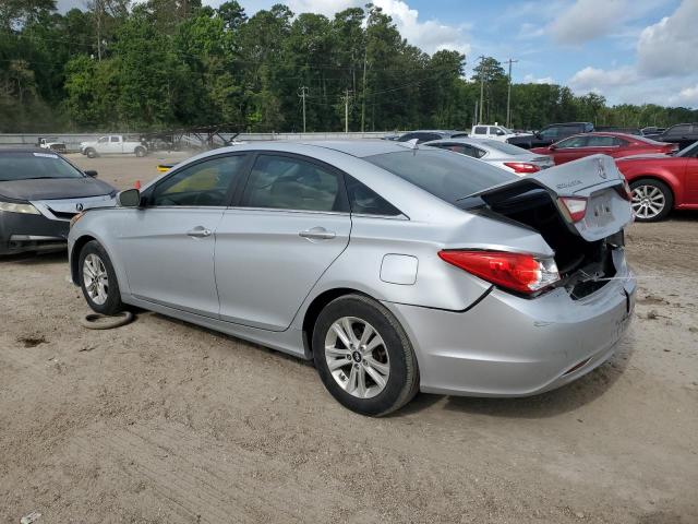 5NPEB4AC8CH438417 - 2012 HYUNDAI SONATA GLS SILVER photo 2