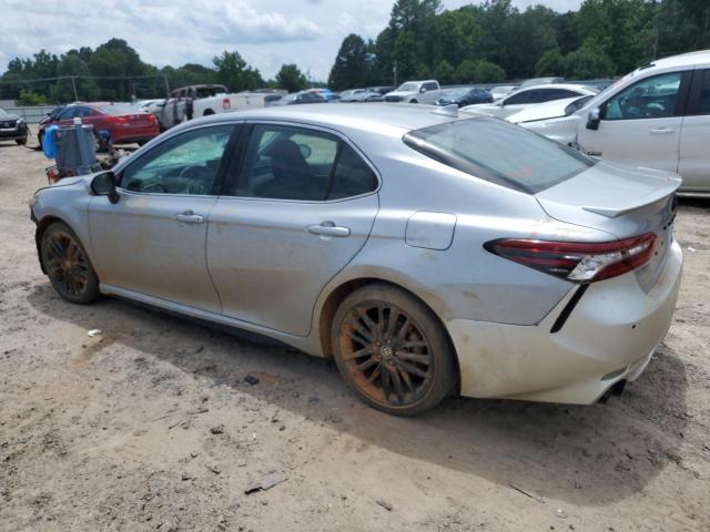 4T1K61AK0NU702134 - 2022 TOYOTA CAMRY XSE 银色 照片 2