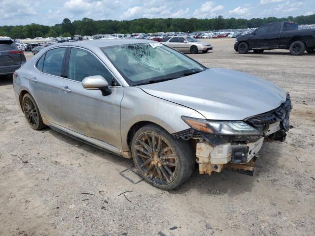 4T1K61AK0NU702134 - 2022 TOYOTA CAMRY XSE 银色 照片 4