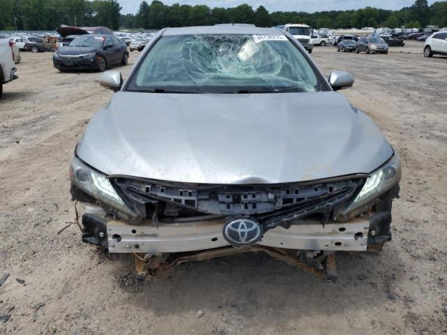 4T1K61AK0NU702134 - 2022 TOYOTA CAMRY XSE 银色 照片 5