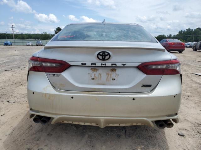 4T1K61AK0NU702134 - 2022 TOYOTA CAMRY XSE 银色 照片 6