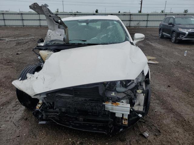 1FA6P0HD6G5120207 - 2016 FORD FUSION SE WHITE photo 5